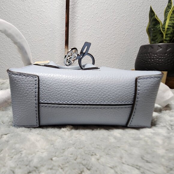 NEW Michael Kors Mercer X-Small Shopper Crossbody-Pale Blue - PRICE IS FIRM - Picture 3 of 9